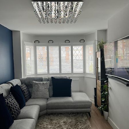 Double Room In Great Barr Near M5 - M6 - Parking - Tv Bed-Garden برمنغهام المظهر الخارجي الصورة